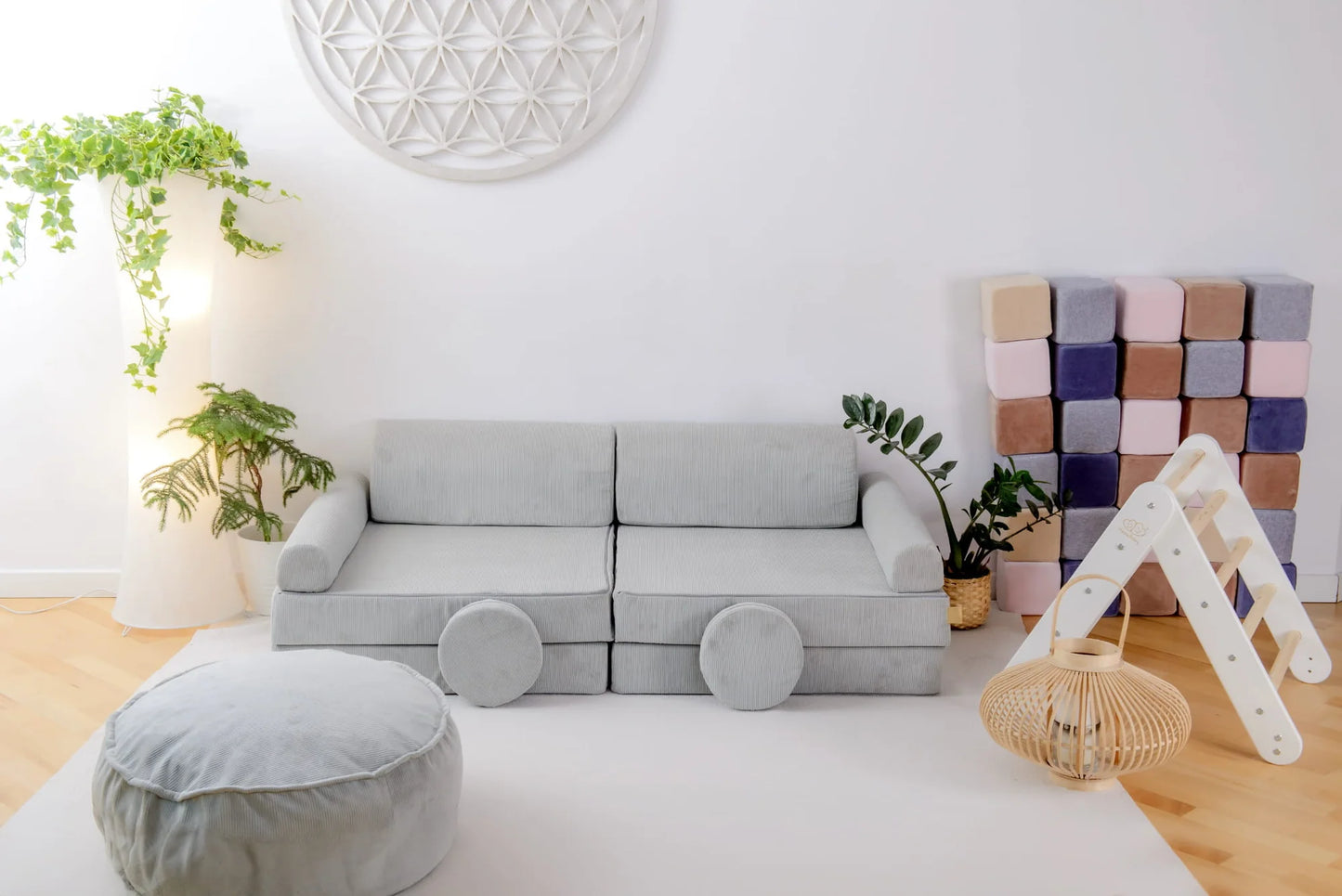 MeowBaby -  Designer Cord Pouf für Kinder in Ziegelfarbe