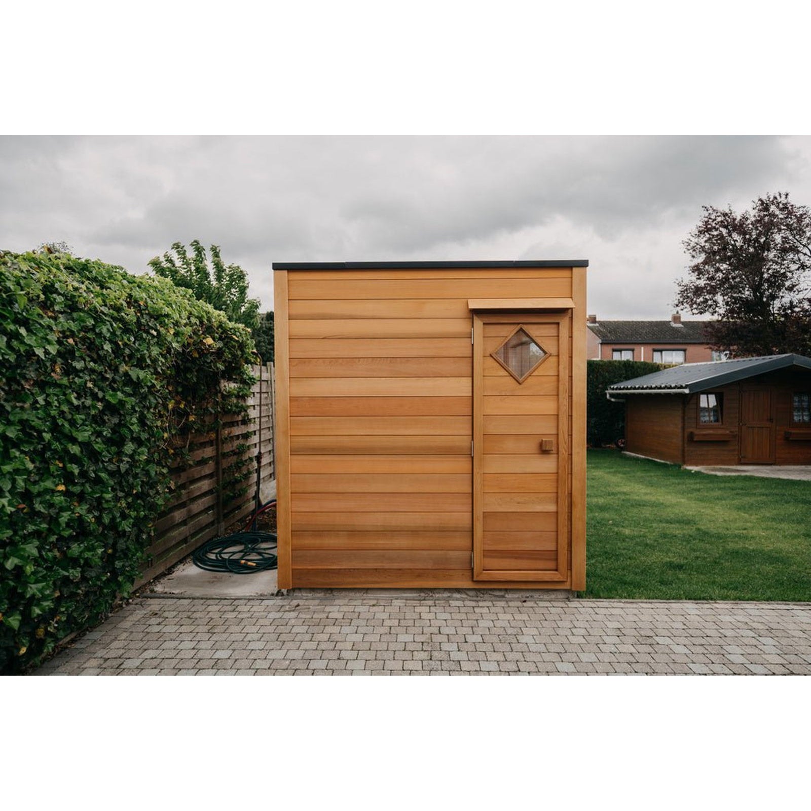   - Alpha Wellness - Outdoor-Sauna Chaleur                              