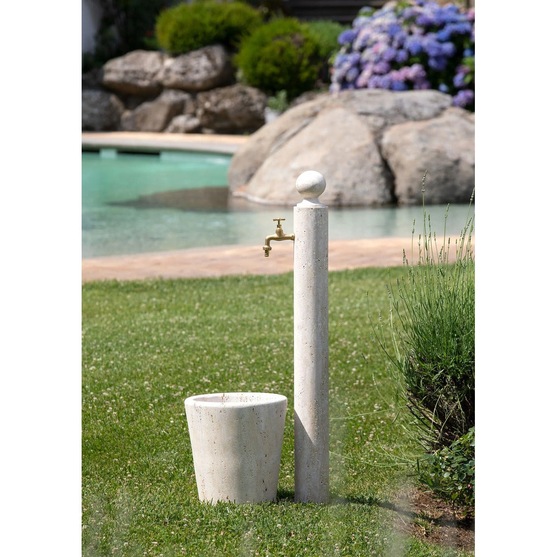 VELTHA® - NASCOR Gartenbrunnen aus Travertin