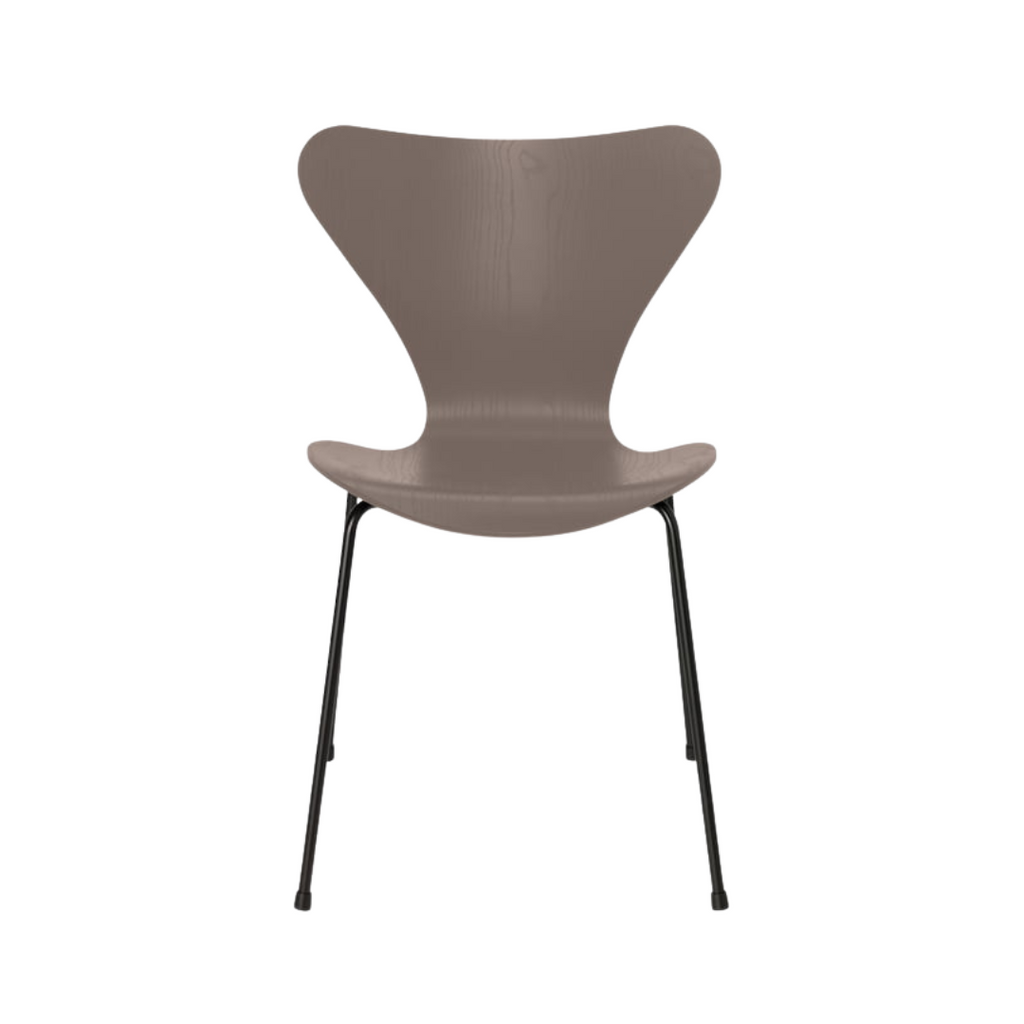 Fritz Hansen - Serie 7 3107 Stuhl Esche gefärbt