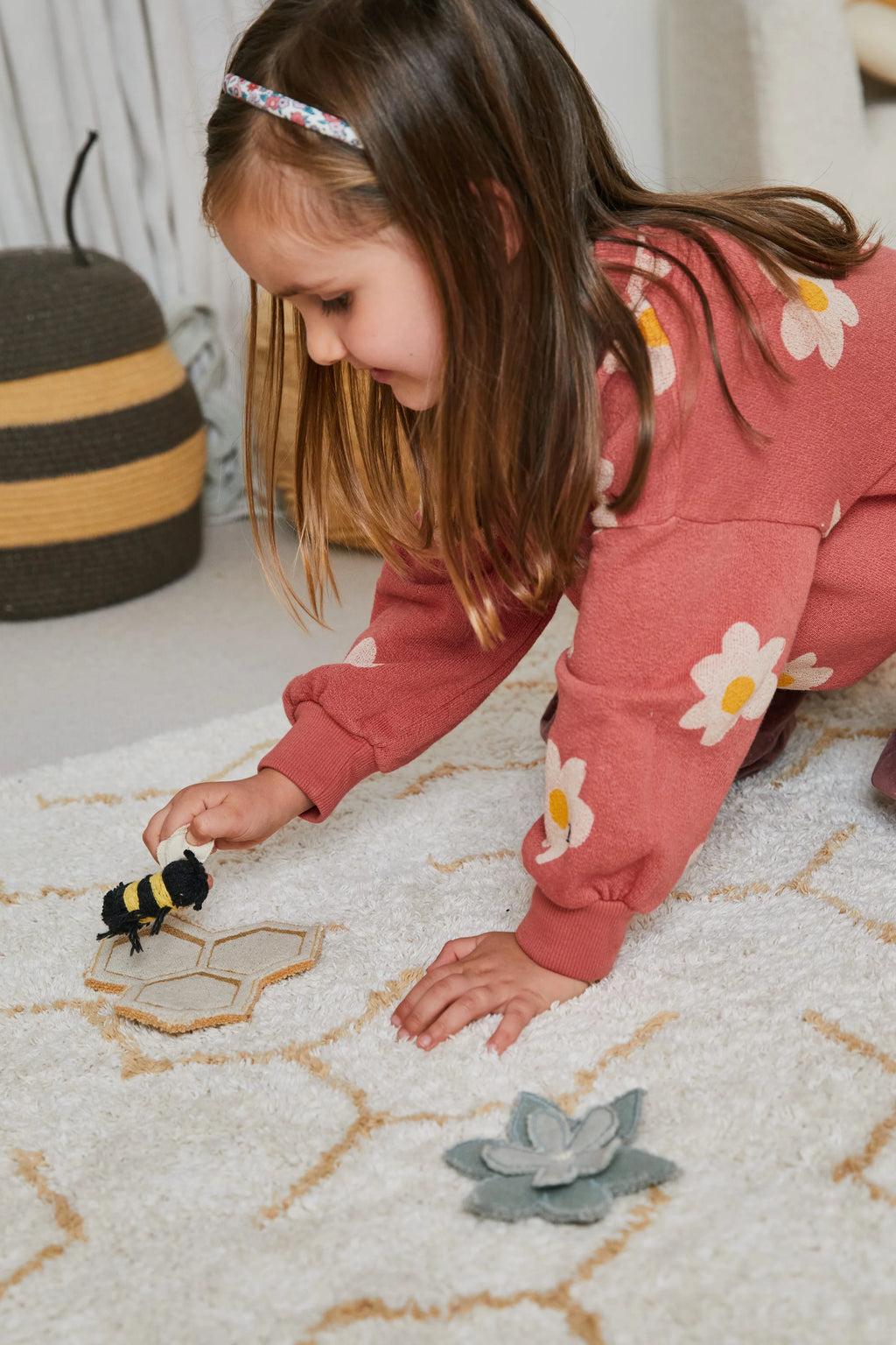 Lorena Canals - Waschbarer Teppich Pollination + Accessoires 90 x 130 cm