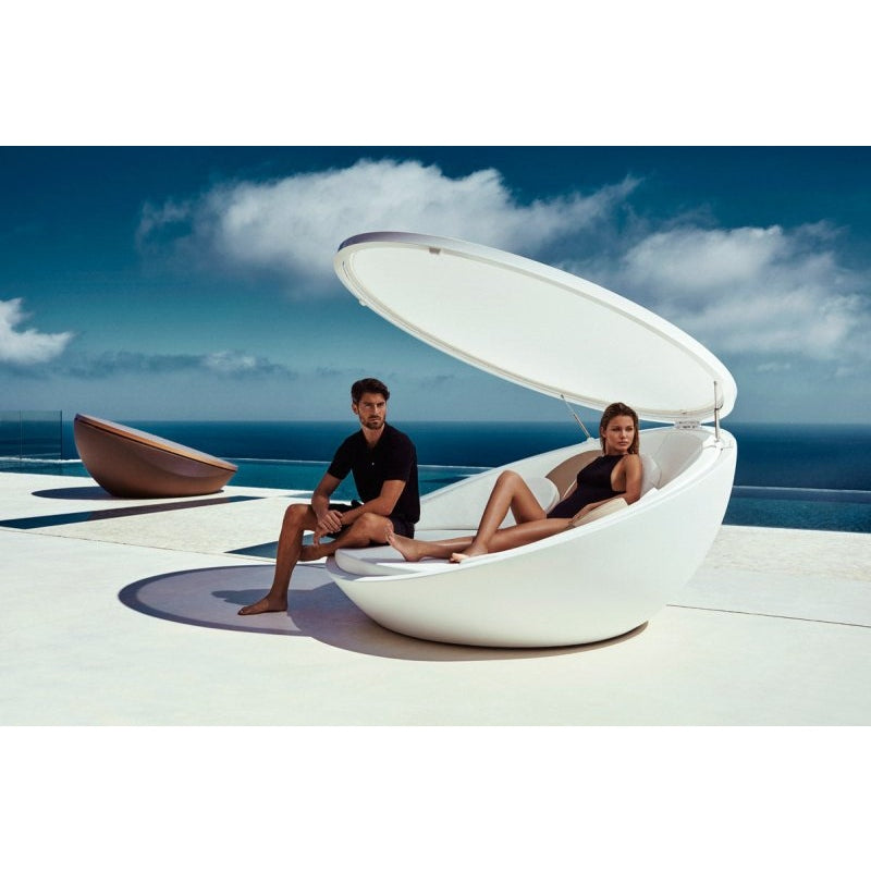 Vondom - Ulm Daybed mit Sonnenschirm